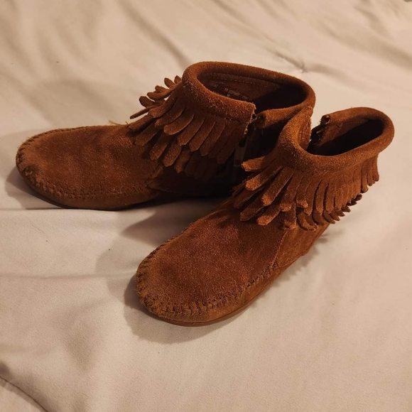 Minnetonka Moccasins - Picture 1 of 2